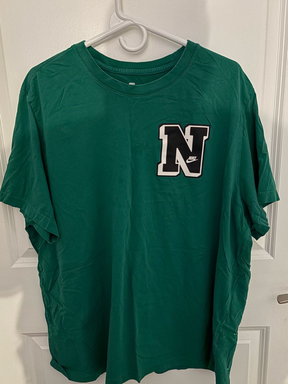 Nike Men’s Emerald Green Short Sleeve Tee with Black & White 'N' Logo